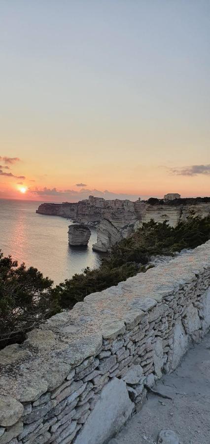 Bel Appartement Dans Hameau Calme Bonifacio  Buitenkant foto